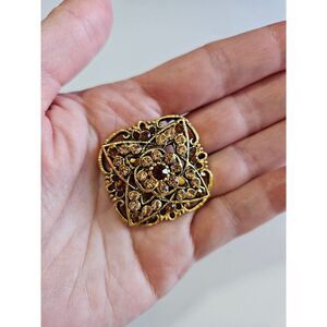 **Last Chance!! Final Sale** Gold tone rhinestone brooch